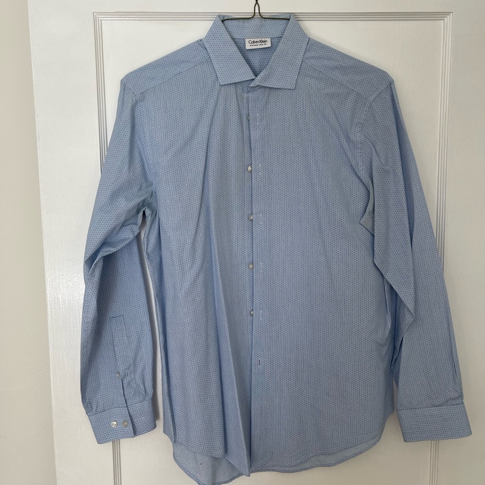 Blue Calvin Klein X-treme Slim Fit

15 1/2

32/33
